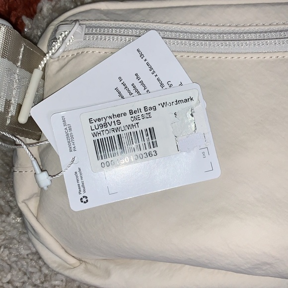 NWT- Lululemon- Everywhere Belt Bag W/ Wordmark Strap- Cream/Beige/Off White - Picture 9 of 16